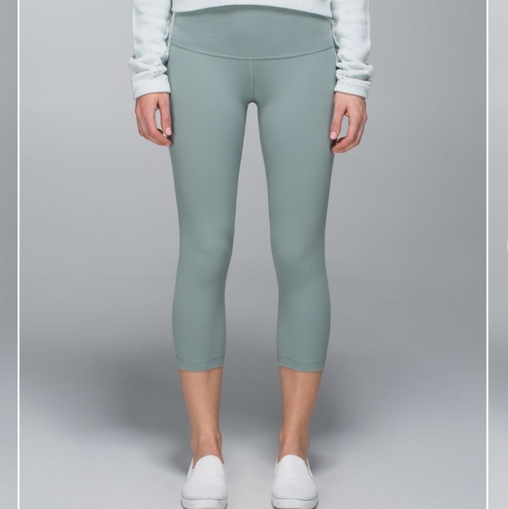 🍋 Lululemon Wunder Under Crop